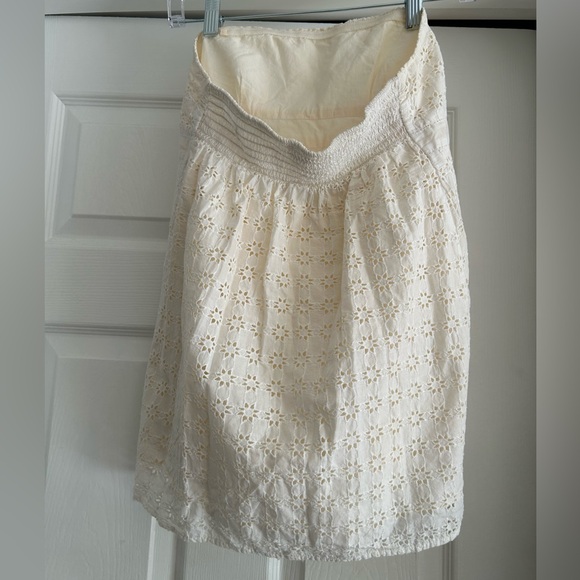 Beautiful Women’s American Eagle Strapless White Eyelet Top Size 8 Medium - Picture 4 of 6